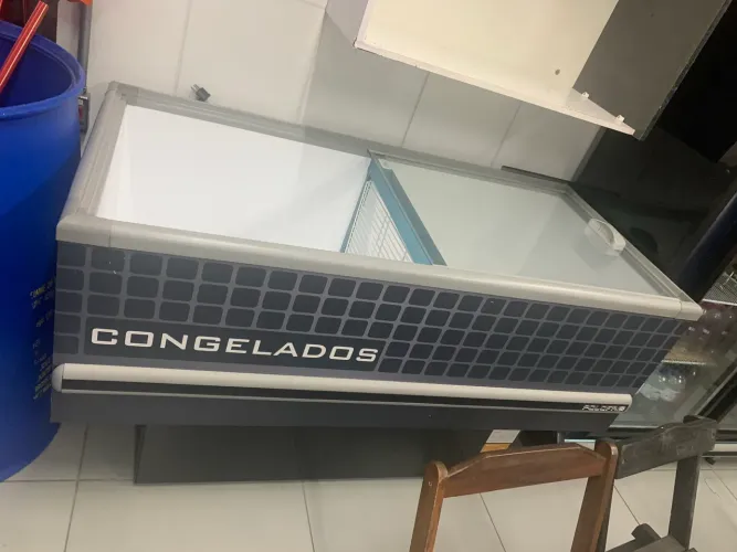 ILHA DE CONGELADOS 1,60M PRETA 220 V