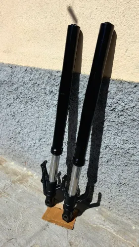 Suspensão bengala dianteira r3/mt03 invertida Yamaha *detalhes*