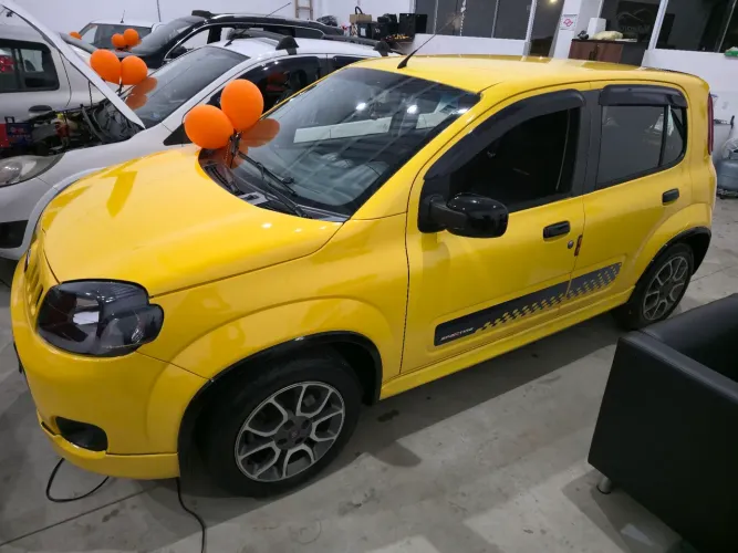 Fiat Uno Sporting 1.4 EVO Fire Flex 8V 4P 2014