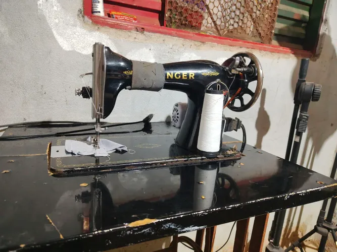 Máquina de costura Singer 15 C