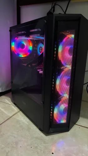 Setup gamer, pc, cadeira, monitores, mouse e teclado 