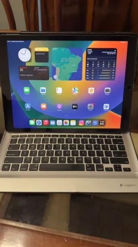 Apple iPad Pro 12.9" Com teclado Logitech