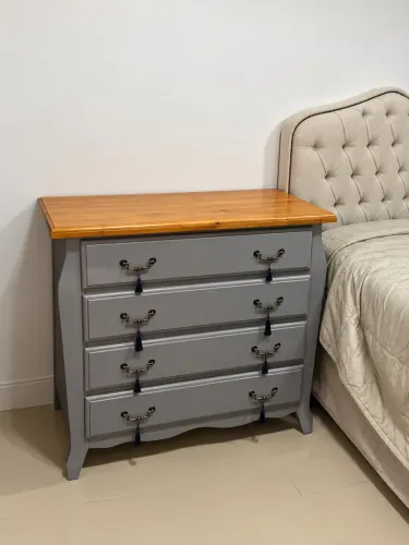 Cômoda de madeira