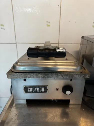 Chapa Sanduicheira Elétrica Prensa Lisa SASL 220v Croydon