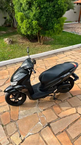 Vende-se moto fluo 125