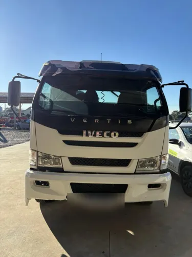 Caminhão Iveco Vertis 90V18HD