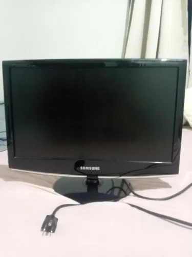 MONITOR SAMSUNG 19" LED WIDESREEN