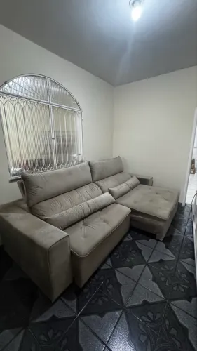 Sofá reclinável e retrátil