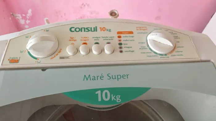 Máquina de lavar roupa Consul Maré Super de 10kg, com diversos programas.