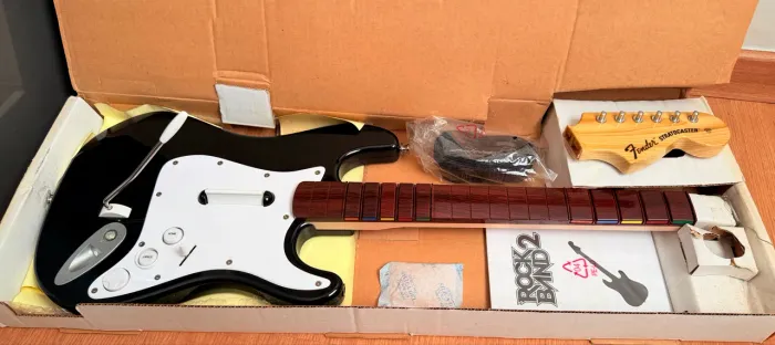 Guitarra Rock Band 2 Fender Stratocaster - Xbox 360 (Na Caixa, Impecável)
