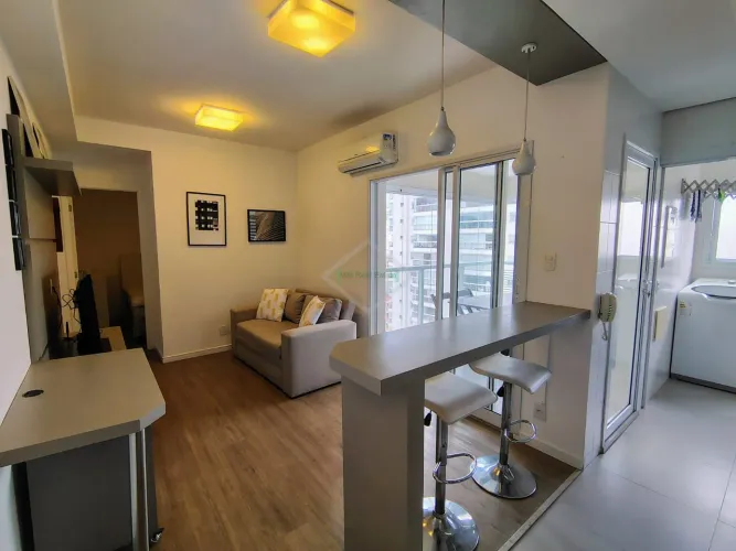 Apartamento 50m² Frente ao Insper, 1 Vaga, Varanda Sacada, Squash