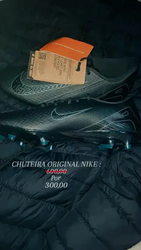 CHUTEIRA ORIGINAL DA NIKE NOVA<br>De 699,90 por 300$ NOVA não cime nova interessado chama pv