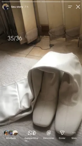 Bota branca cano alto