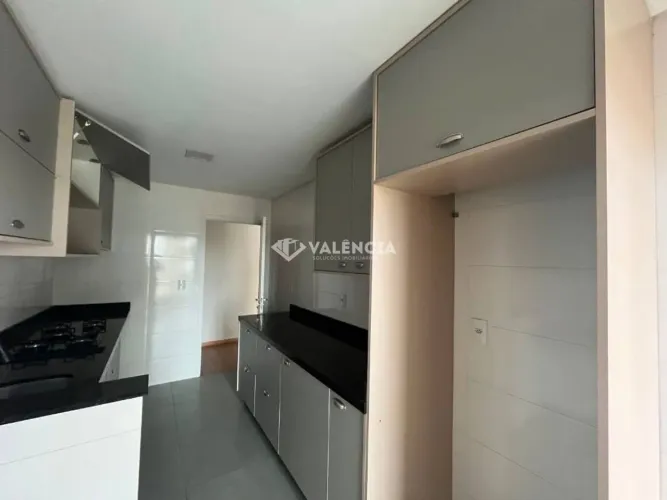Apartamento com 3 dormitórios para alugar, 100 m² por R$ 3.225,00/mês - Neva - Cascavel/PR