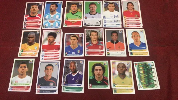 Lote de Figurinhas da Copa 2010 com 40 diferentes