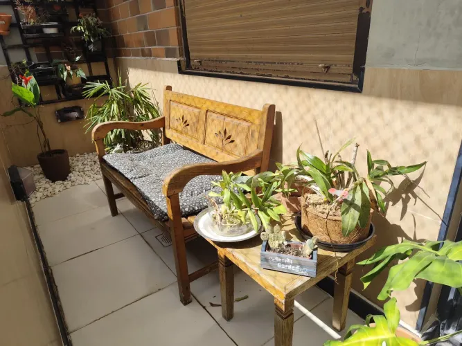 Jogo de banco e mesa madeira