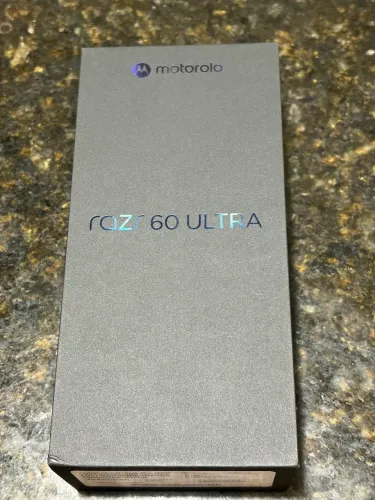 Motorola Razr 60 Ultra 1T + 16 ram novo!!