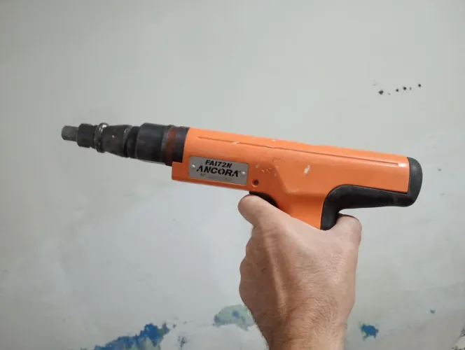 Pistola de fixação de concreto