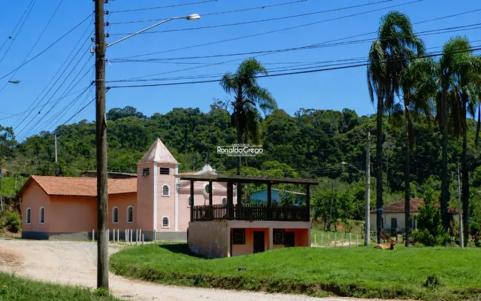 Sítio com 2 quartos, Centro, Ibiúna - R$ 12 mi, Cod: 14866