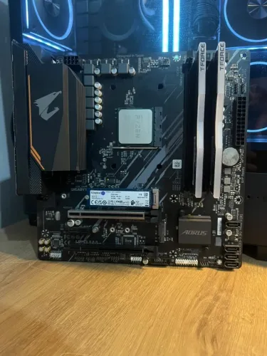 KIT RYZEN 7 5700X+32GB RAM +B550M AORUS ELITE - PARCELO