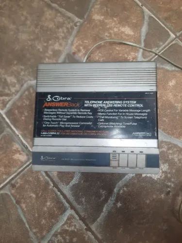 Secretaria eletrônica antiga