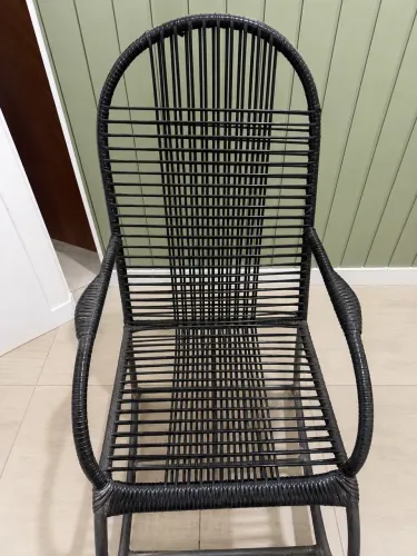 Cadeira de balanço preta