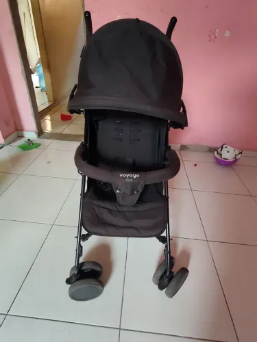 Carrinho de bebê voyage