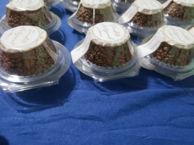 brigadeiros artesanais, 1 R$4,00 3 R$10,00