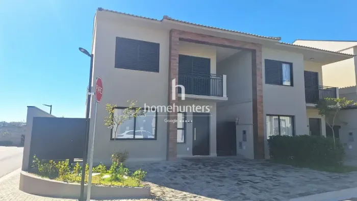 Casa à venda no Cond. Village Luciana em Valinhos, SP