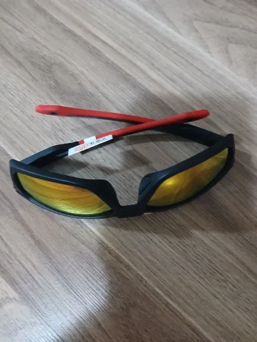Óculos. Masculino novo
