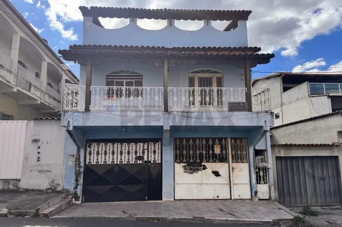 2 Casas de 2 quartos no bairro Universal em Betim
