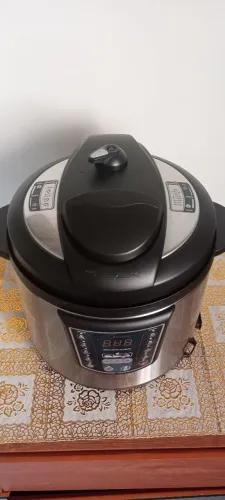 Vendo panela de pressão elétrica 6 litros