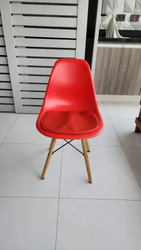 Cadeira Eifflel Vermelha