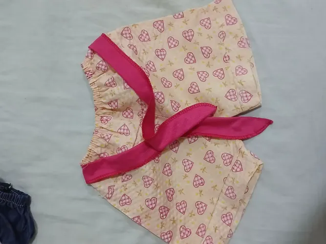 Roupas e calçados de bebê 