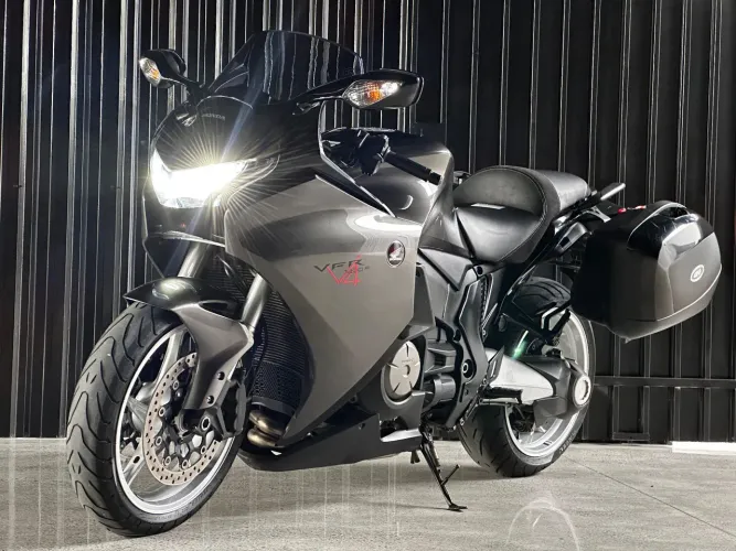 HONDA VFR 1200F 2012 DCT