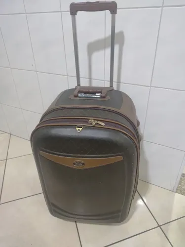 Mala em ótimo estado