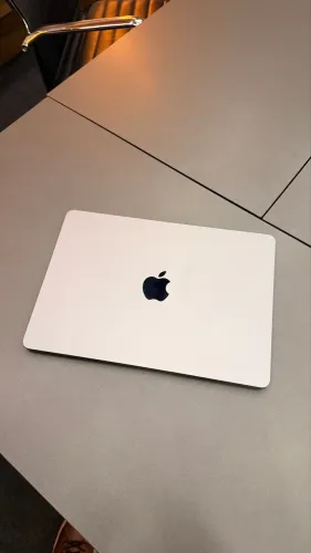MacBook Air M2 2022