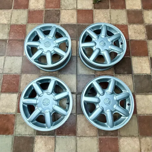Jogo de rodas aro 14 modelo Golf mk3 originais aceito cartão