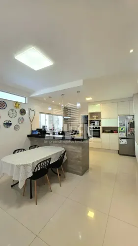 Casa com 2 Suítes no Jardim Estoril Bauru Piscina e 905 m²