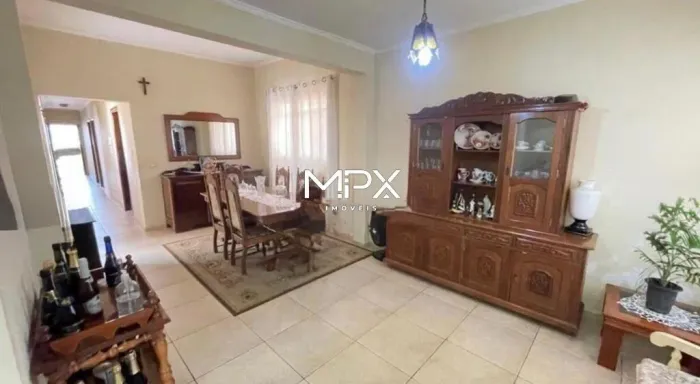 Casa à venda no bairro Vila Independência em Piracicaba.