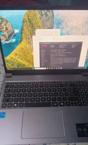 Notebook Acer - Intel i3 13ª Gen / 8GB RAM DDR5 / SSD 256GB / Tela 15.4" Full HD+