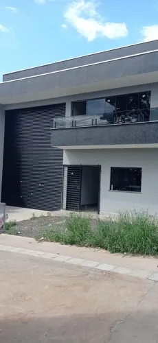 Barracão a venda na Avenida Sophia Rasgulaeff, com mezanino