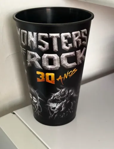 +m+ copo oficial versão preto monsters of rock 30 anos 2025 - raro