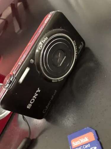 Sony Cyber-shot Preta 16.2 MP (Lente Carl Zeiss) - Apenas o Corpo