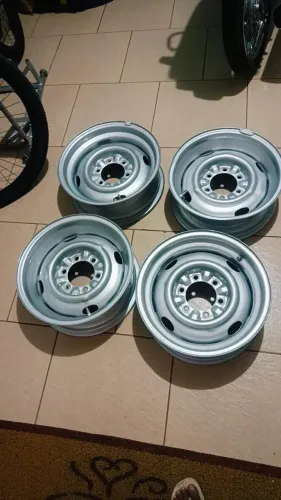 Roda aro 16 com 6 furos
