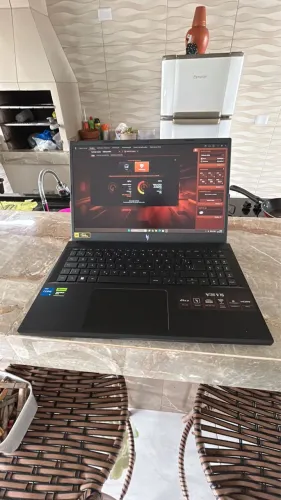 Notebook Acer v15, i5 13h, rtx 4050 e 16gb de ram (troco em MacBook)