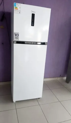 Geladeira semi-nova