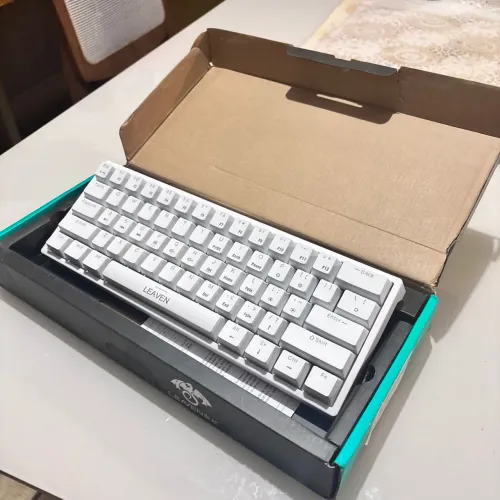Teclado Gamer LEAVEN K620 RGB Branco | Mecânico