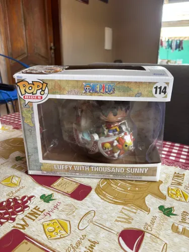 Funko Navio Thousand Sunny Go Luffy One Piece - Edição Limitada na embalagem.