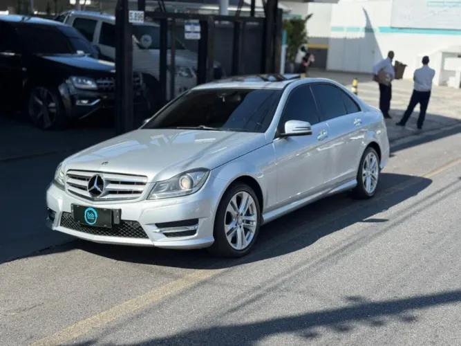 Mercedes-Benz C-200 CGI Avantgarde 1.8 16V 184cv Aut. 2014